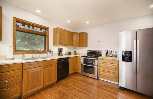 Glenn Haven Shores House | Beautiful Fully-Renovated 8 Bedrooms On 10 Acres/7600sqft Estate