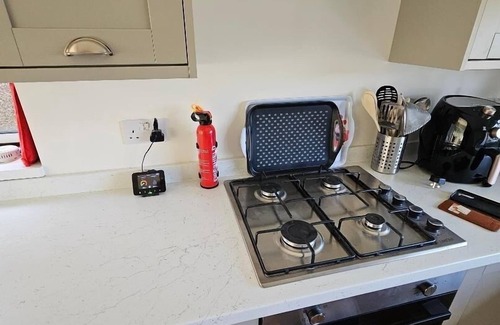 Pontnewydd House | Beautiful fully renovated 3-bedroom bungalow in Cwmbran, set in its own grounds.