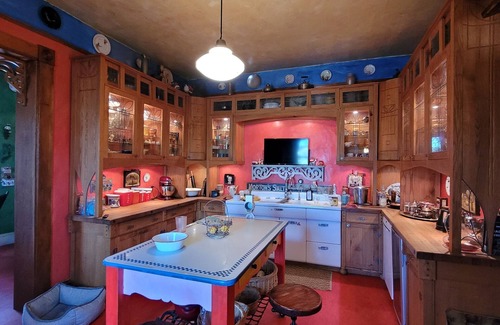 Cerrillos Apartment | Beautiful furnished Room in Adobe Manor, hot tub, prvt bath, some meals. Views.