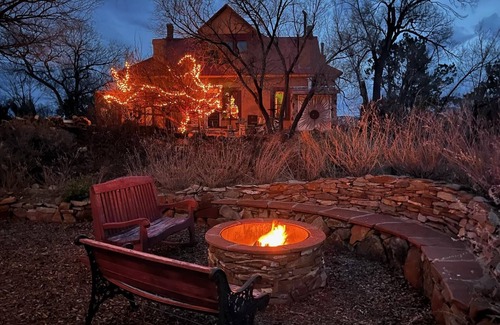 Cerrillos Apartment | Beautiful furnished Room in Adobe Manor, hot tub, prvt bath, some meals. Views.