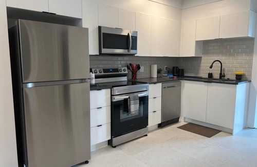Lachine Apartment | Beautiful furnished and renovated condo!