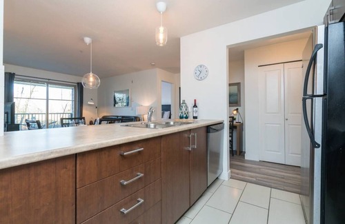 Chilliwack Proper Village West Condo | Beautiful furnished 2 bedroom condo with views! (Chilliwack) Long-Term Rental.