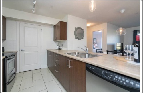 Chilliwack Proper Village West Condo | Beautiful furnished 2 bedroom condo with views! (Chilliwack) Long-Term Rental.