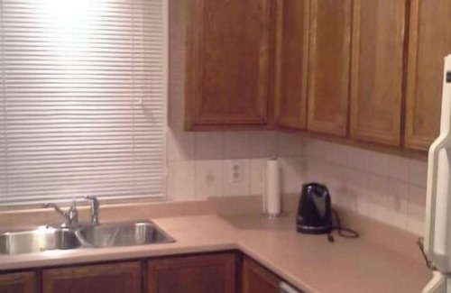 Dollard-des-Ormeaux House | Beautiful getaway with free private parking