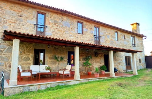 Soloveira Cottage | Beautiful Galician mansion in O Salnés, Rías Baixas
