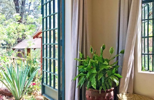 Karen Apartment | Beautiful Garden Apartment - access to private gazebo and garden