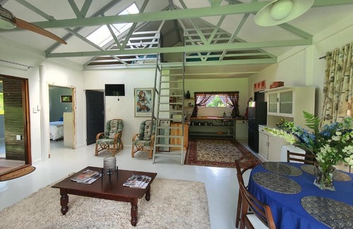 Storms River House | Beautiful garden cottage