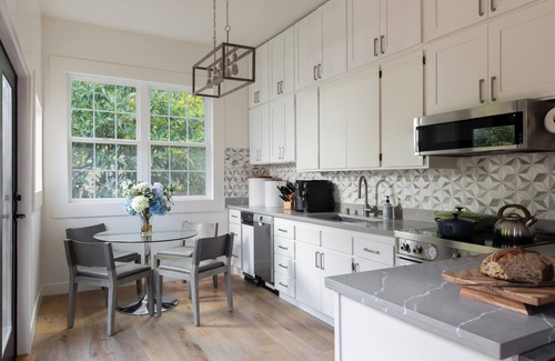 Tiburon House | Beautiful Garden Cottage at JAR Farms with use of pool, hot tub, and orchards