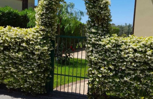 Caulonia Apartment | Beautiful Garden Apartment in Private Beachfront Development
