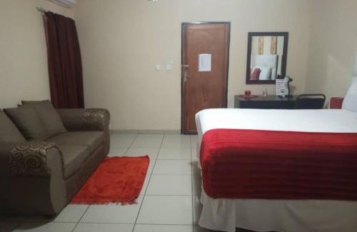 Palapye Bed & Breakfast | Beautiful Gate Guesthouse