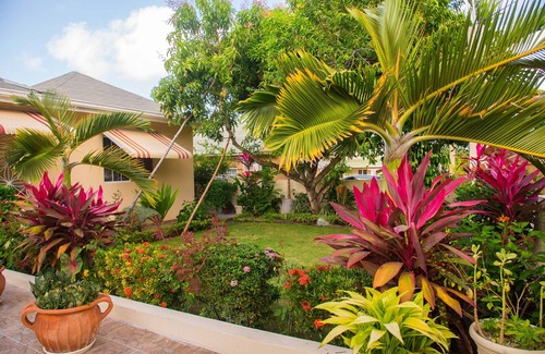 Mammee Bay House | Beautiful Gated Community Vacation Home, Close to all Tourist Attractions