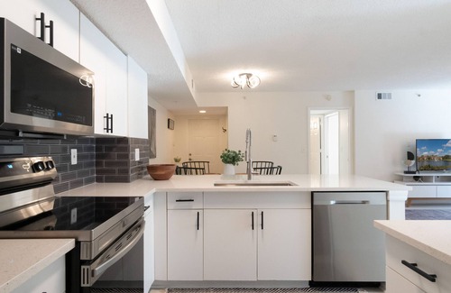 Naples Condo | Beautiful Gated Community, 4 Miles From Naples Pier/5th Avenue