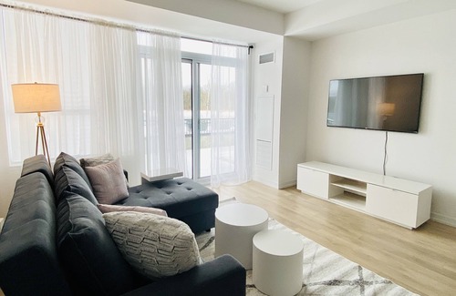 Innisfil Condo | Beautiful gateway @ Friday Harbour resort