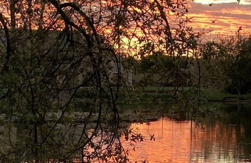 Bourton-on-the-Water Apartment | Beautiful View Of Lake