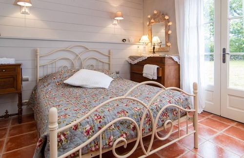 Caylus House | Beautiful gîte with large grounds and swimming pool