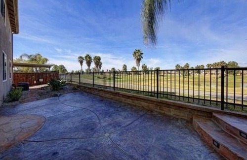Menifee House | Beautiful Golf Course view home in Menifee Greens!