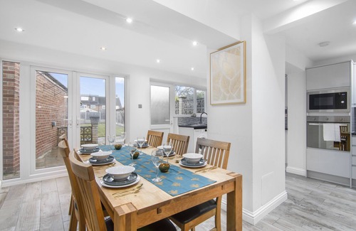 Gravesend House | Beautiful Gravesend 3 Beds by Jada Homes