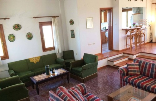 Vlachokerasia Villa | Beautiful Greek Villa - 5 minutes from the beach!