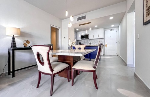 Centro - Supmza 001 Condo | Beautiful Ground Floor 2 BR Suite at Ixchel