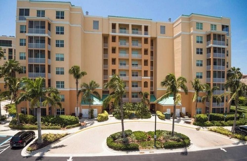 Burnt Store Marina Condo | Beautiful Ground Floor 2 bedroom 2 bathroom condo with walkout lanai.