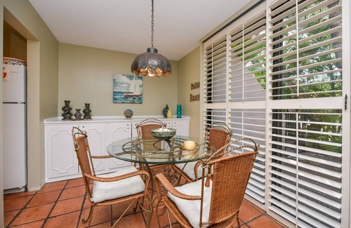 Siesta Key Condo | Beautiful ground floor Siesta Key Unit w/pool, beach and fishing pier