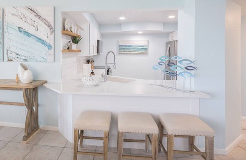 St. Petersburg Condo | Beautiful ground floor condo - Stunning water views