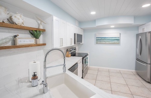St. Petersburg Condo | Beautiful ground floor condo - Stunning water views