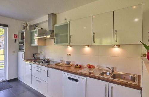 Trou de Bra House | Beautiful group home with huge garden