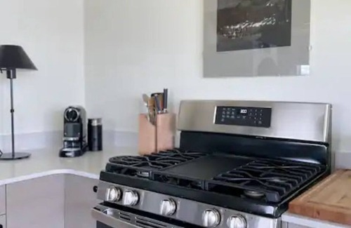 Bozeman Condo | Beautiful guest apartment with breathtaking views of the Bridger Mountains