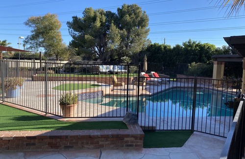 Glendale House | Beautiful Guest Cottage within close proximity to Baseball and Restaurants