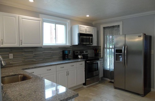 Watkins Glen House | BEAUTIFUL GUEST HOUSE IN THE HEART OF WATKINS GLEN!