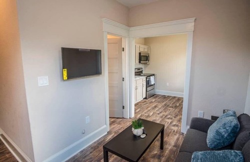 Near East Side House | Beautiful Guest House on New Built Home Near Downtown