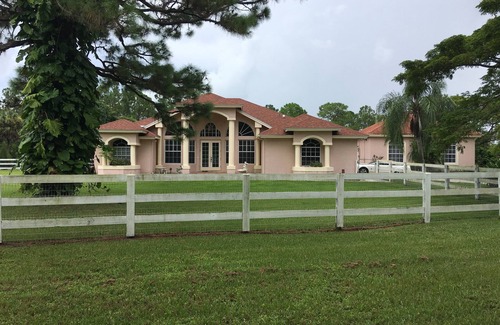 Loxahatchee Cottage | Beautiful guest house on horse farm Wellington Equestrian Festival