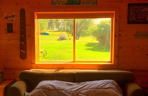 Sturgis House | Beautiful guest house with garage