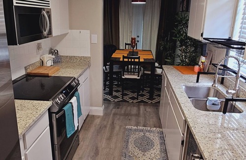 Bearss Plaza House | Beautiful Guest House With Fireplace and Sky View!