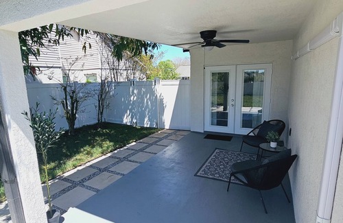 Bearss Plaza House | Beautiful Guest House With Fireplace and Sky View!