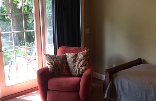 Lakewood Cottage | Beautiful Guesthouse