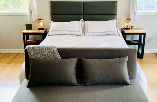Highlands House | Beautiful guesthouse studio on a tranquil four acres