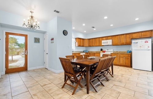 Audubon Place House | Beautiful Gulf Front home in Gated Community - 5 Bedrooms - Pet Friendly
