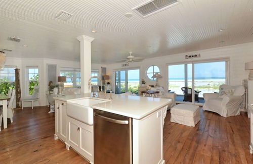 Anna Maria House | Beautiful, Gulf-Front Home on Bean Point-Halcyon House
