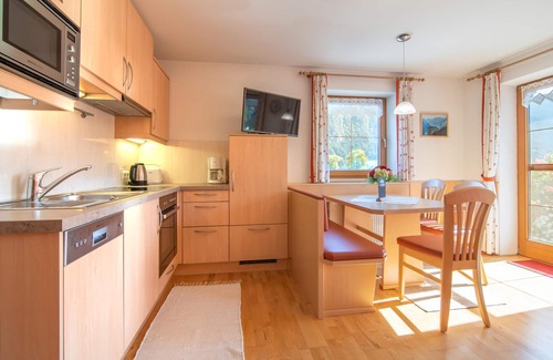 Strass im Zillertal Apartment | Beautiful holiday home on a farm