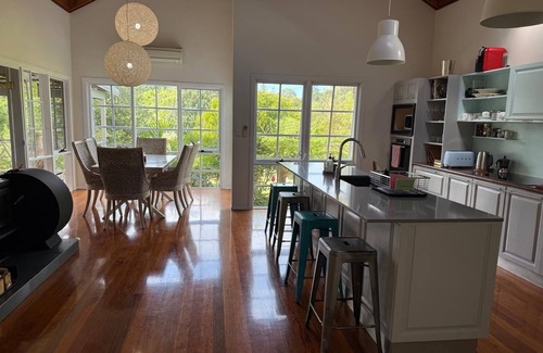 North Tamborine House | Beautiful House on 5 acres