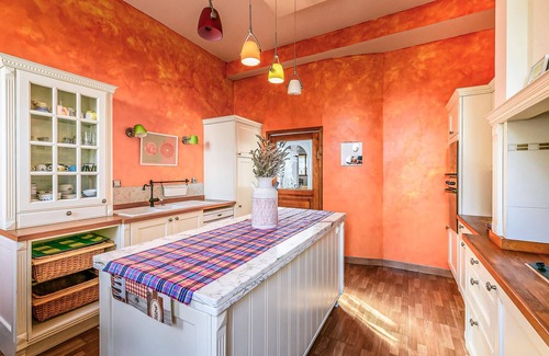 Saint-Cyr-sur-Loire House | Beautiful home in Saint-Cyr-Sur-Loire