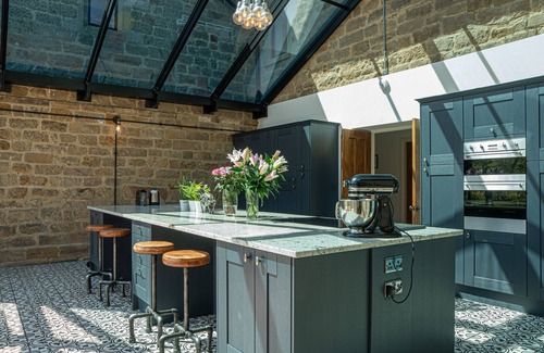Carsington House | Beautiful Hall in Stunning Countryside for Group Getaways with Hot Tub