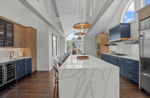 Fifth Ward House | Beautiful Harbor View 4-Bedroom Home/Inground Pool