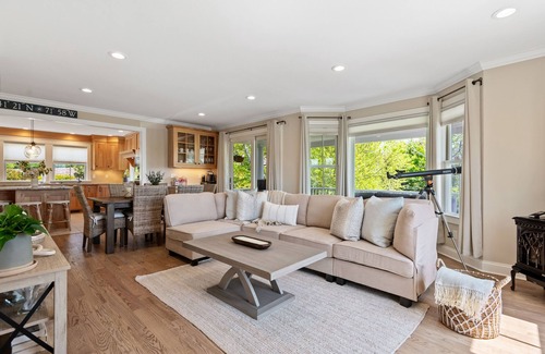 Mystic - New London House | Beautiful Harbor view home w/2 decks, walking distance to the center of Mystic.