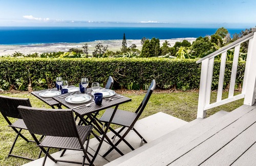 Kailua-Kona Apartment | Beautiful Hawaiian Paradise Studio with stunning coastal views