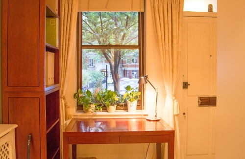 Royal Borough of Kensington and Chelsea Apartment | Beautiful heaven @ High Street Kensington Tube Station, incl. weekly cleaning