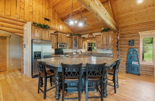 Island Park Cabin | Beautiful Henrys Lake Log Cabin