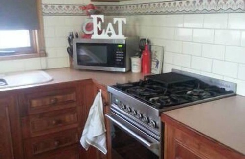 Horsham House | Beautiful Heritage Home, Short Stroll to the town centre.